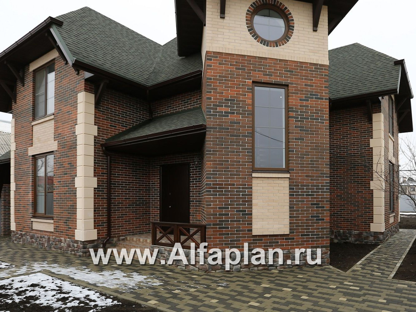 «Аскольд» - проект двухэтажного дома с террасой, планировка дома по диагонали, в стиле замка с башней, для углового участка - дизайн дома №2